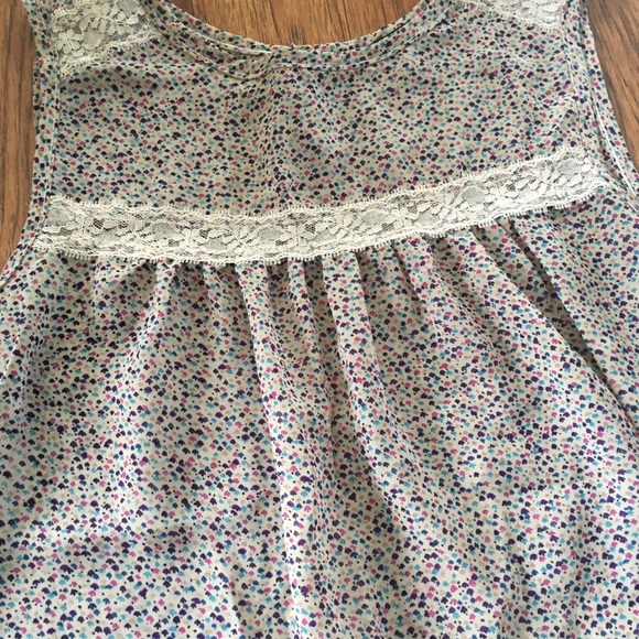 Boutique Sleeveless Blouse Top - Picture 2 of 4